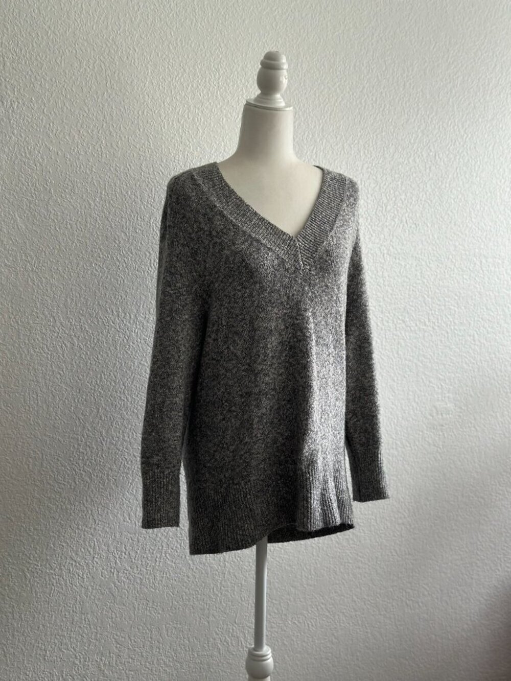 A New Day Gray Marled V-Neck Knit Sweater XS Cozy Soft Casual Pullover - Picture 3 of 7